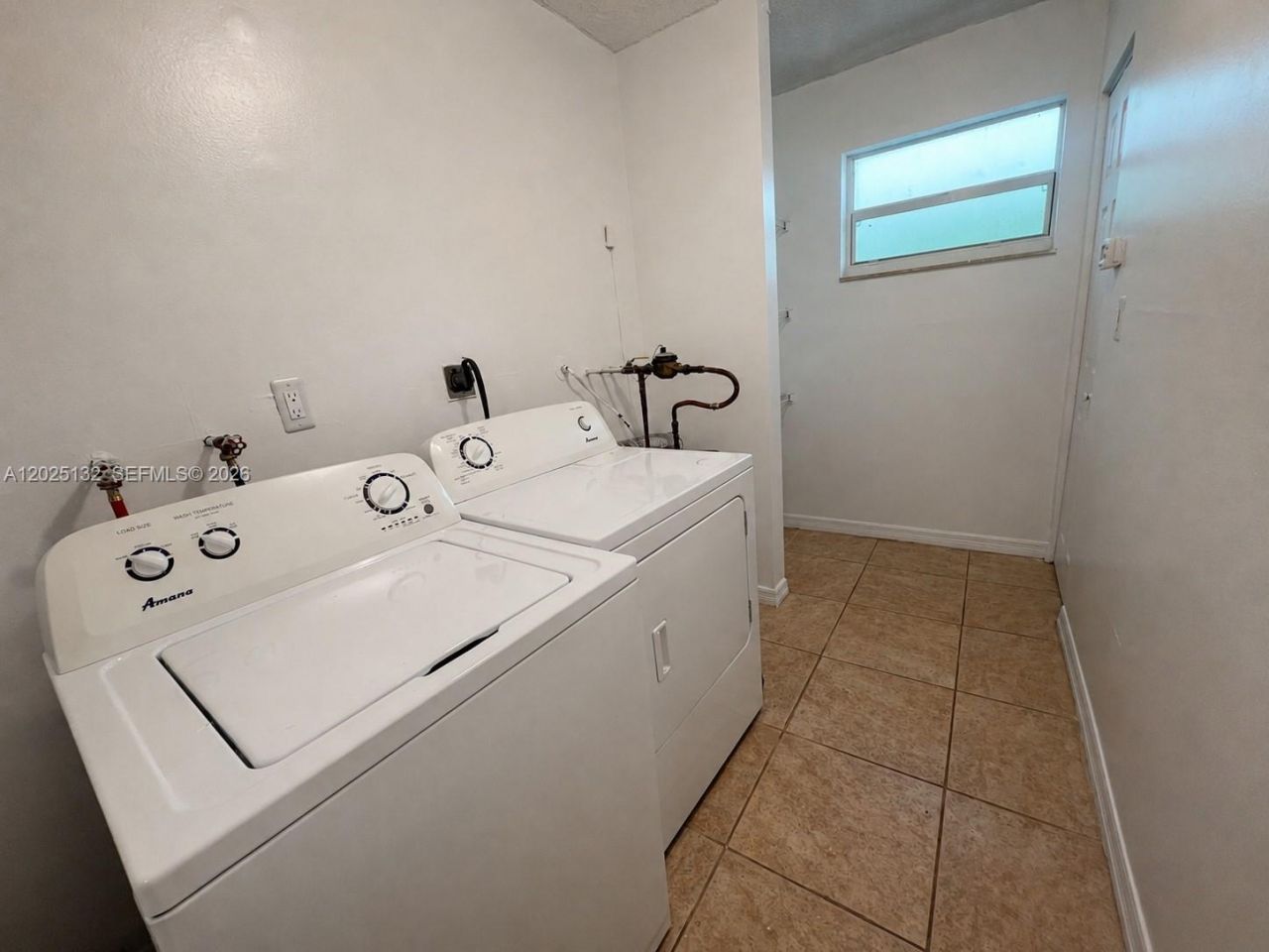 9371 Fontainebleau Blvd, Unit I205, Miami, FL 33172 Photo