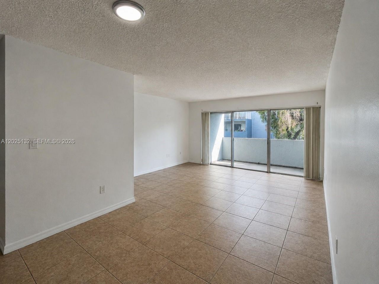 9371 Fontainebleau Blvd, Unit I205, Miami, FL 33172 Photo