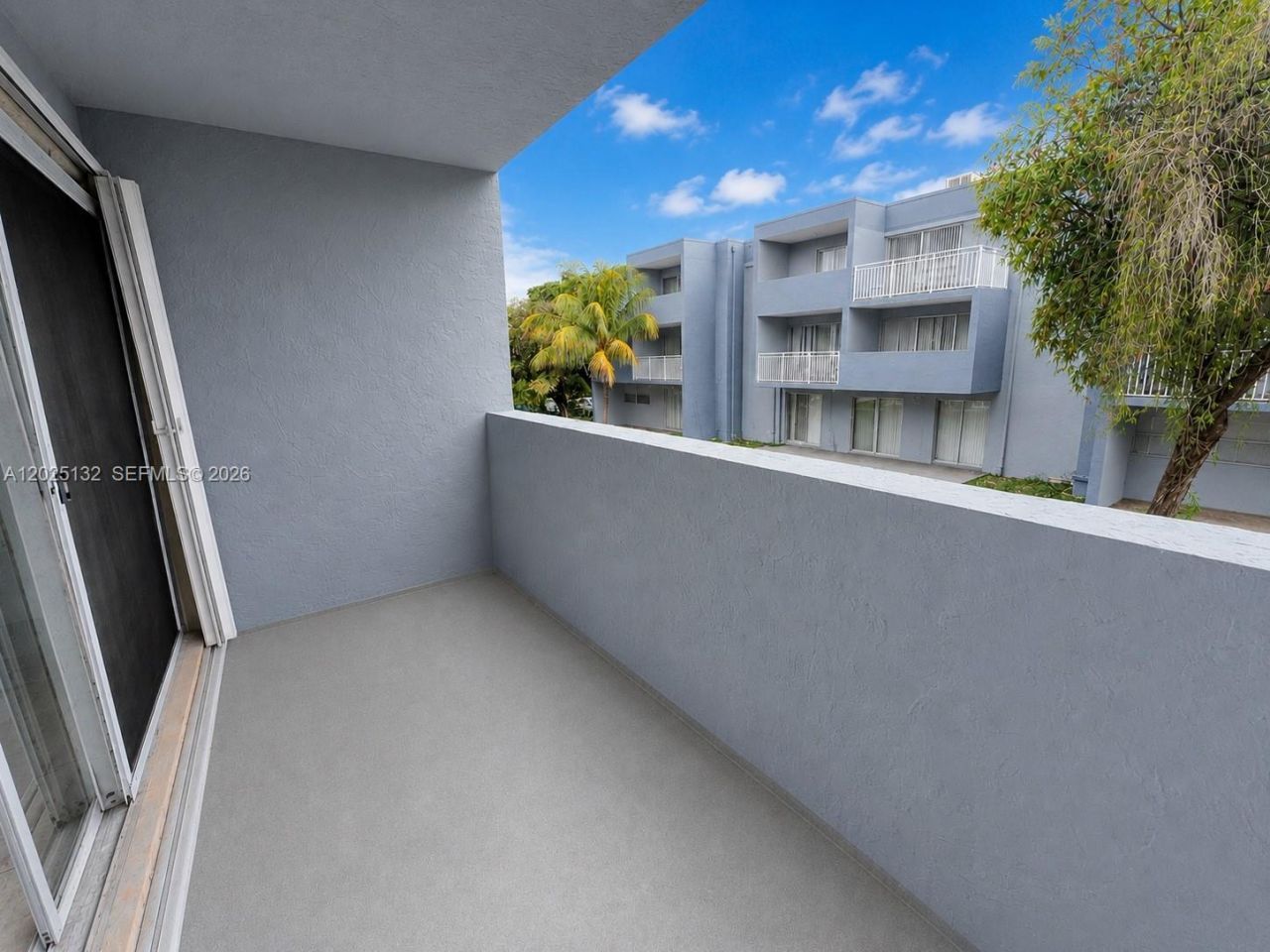 9371 Fontainebleau Blvd, Unit I205, Miami, FL 33172 Photo