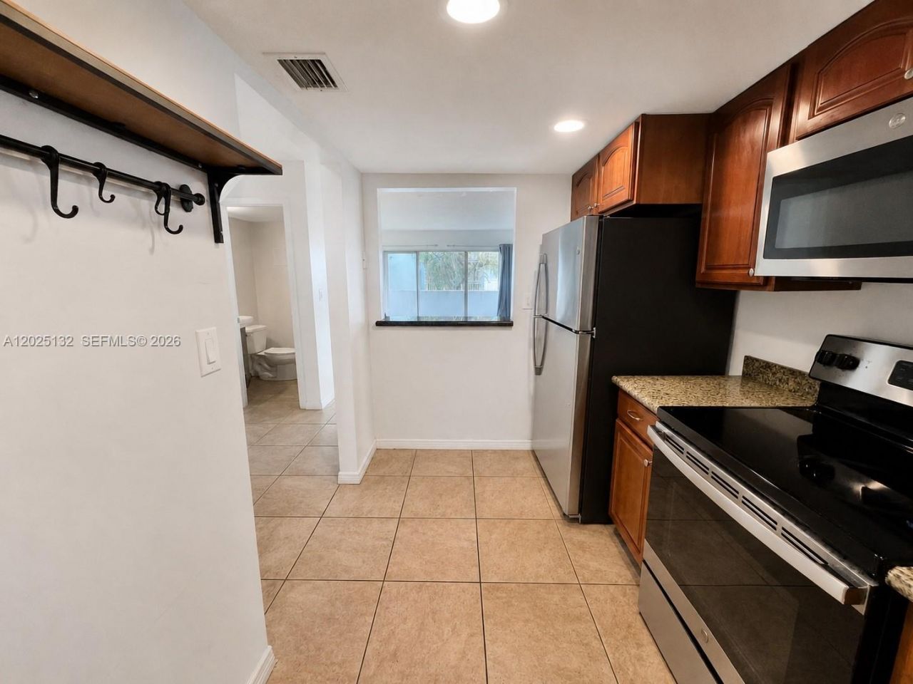 9371 Fontainebleau Blvd, Unit I205, Miami, FL 33172 Photo