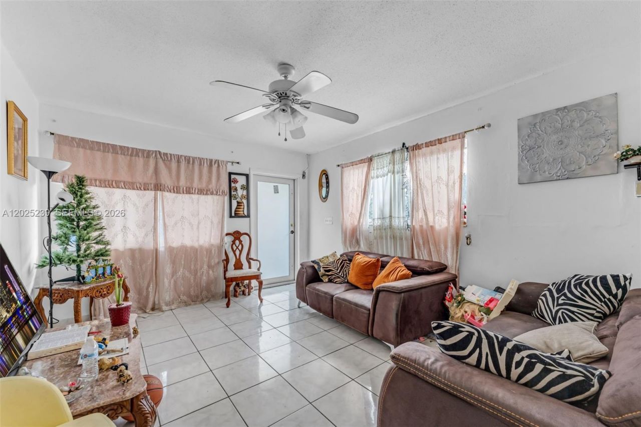 445 NW 8th St , Homestead, FL 33030 Photo
