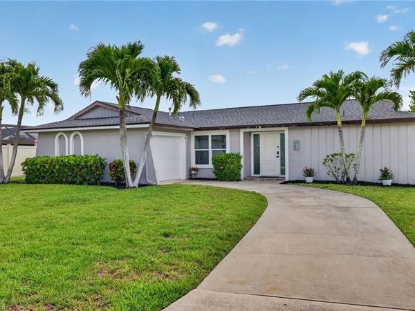 3813 SE 12th PL , CAPE CORAL, FL 33904