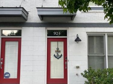 924 PETE JONES WAY , ALEXANDRIA, VA 22314