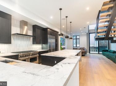 2320 SANSOM STREET, PHILADELPHIA, PA 19103