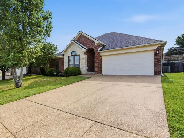 110 Wagon Wheel Road , Willow Park, TX 76087