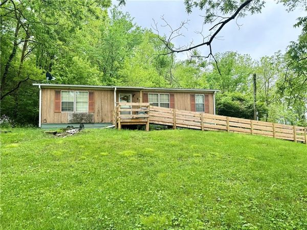 904 Court St , New Castle, PA 16101