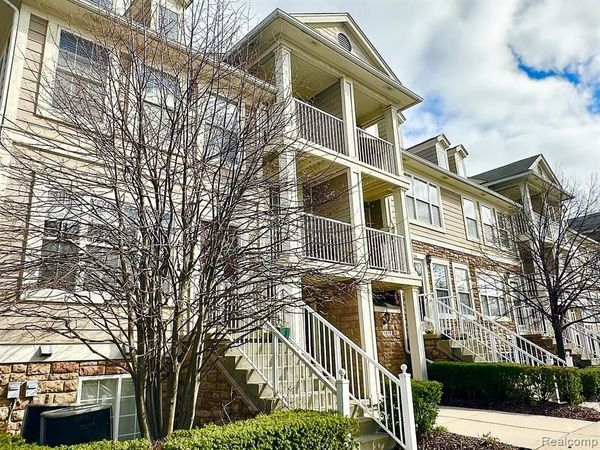 1075 Beaver Run, Troy, MI 48083