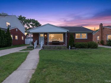 6601 Elizabeth Street, Garden City, MI 48135