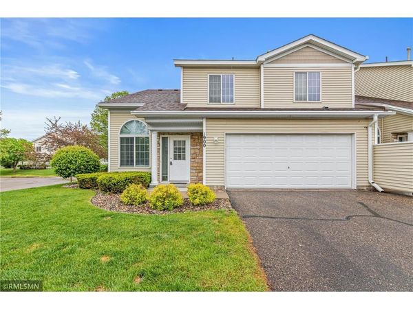 1900 Hawthorne Point, Hudson, WI 54016