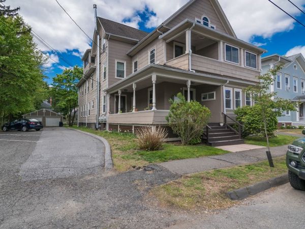 13 Munroe St, Northampton, MA 01060