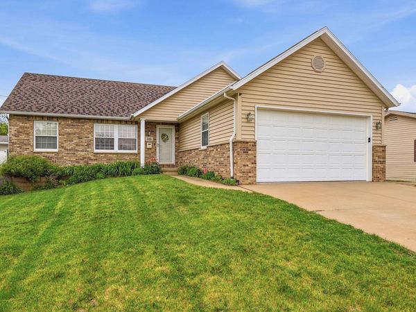 465 Peach Street, EAST DUBUQUE, IL 61025