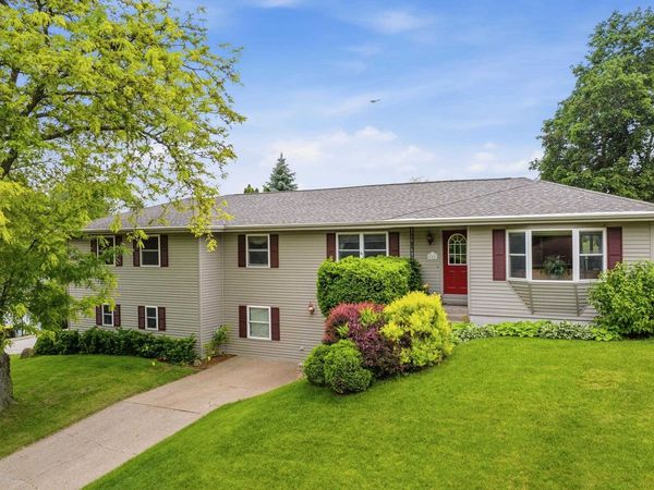 556 Peach Street, EAST DUBUQUE, IL 61025