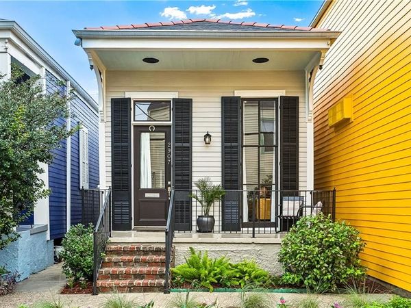 2907 LAUREL Street, New Orleans, LA 70115