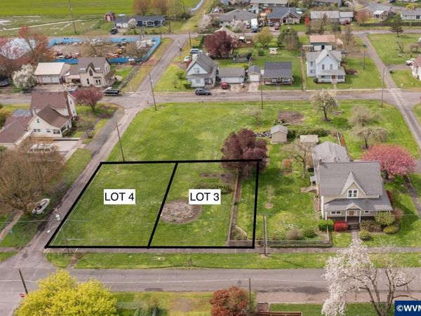 817 W 3rd (next to) St, Halsey, OR 97348