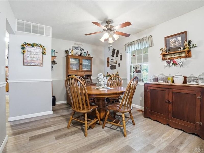 8233 Meadowlark Drive, Carlisle, OH 45005 Photo 11