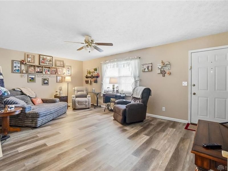 8233 Meadowlark Drive, Carlisle, OH 45005 Photo 7