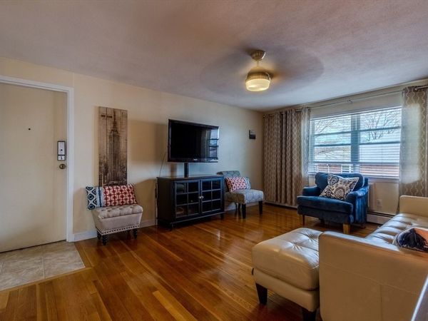 37 Montvale Ave, Unit 11, Woburn, MA 01801