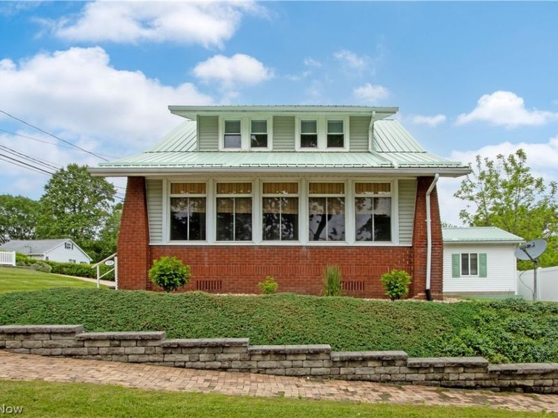 221 Main Street E, Beach City, OH 44608 Photo 1