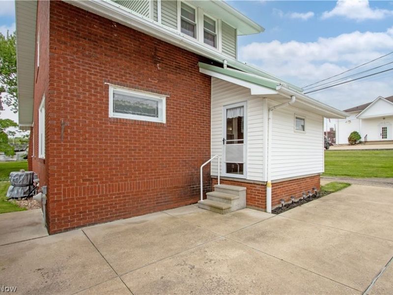 221 Main Street E, Beach City, OH 44608 Photo 26