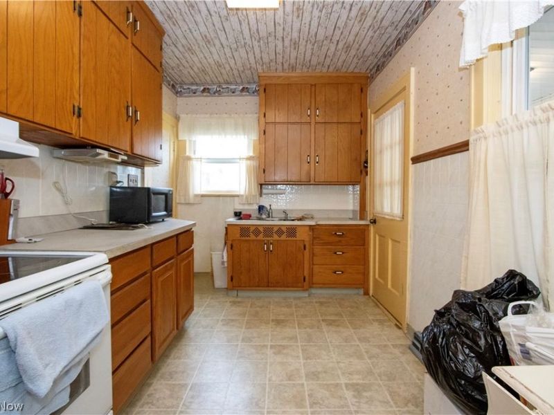 221 Main Street E, Beach City, OH 44608 Photo 6