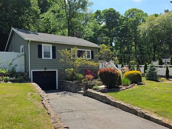 37 Grandview Avenue, Jefferson Township, NJ 07460