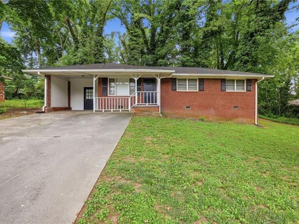 919 Green Valley Road SW, Mableton, GA 30126