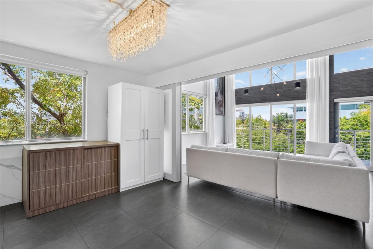 900 4th St , Unit 6, Miami Beach, FL 33139 Photo