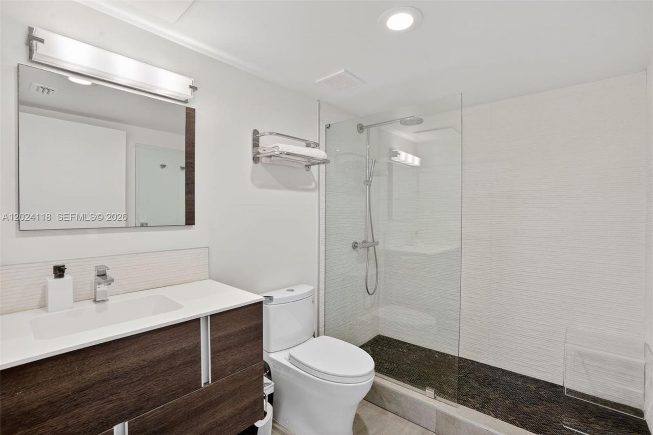 900 4th St , Unit 6, Miami Beach, FL 33139 Photo