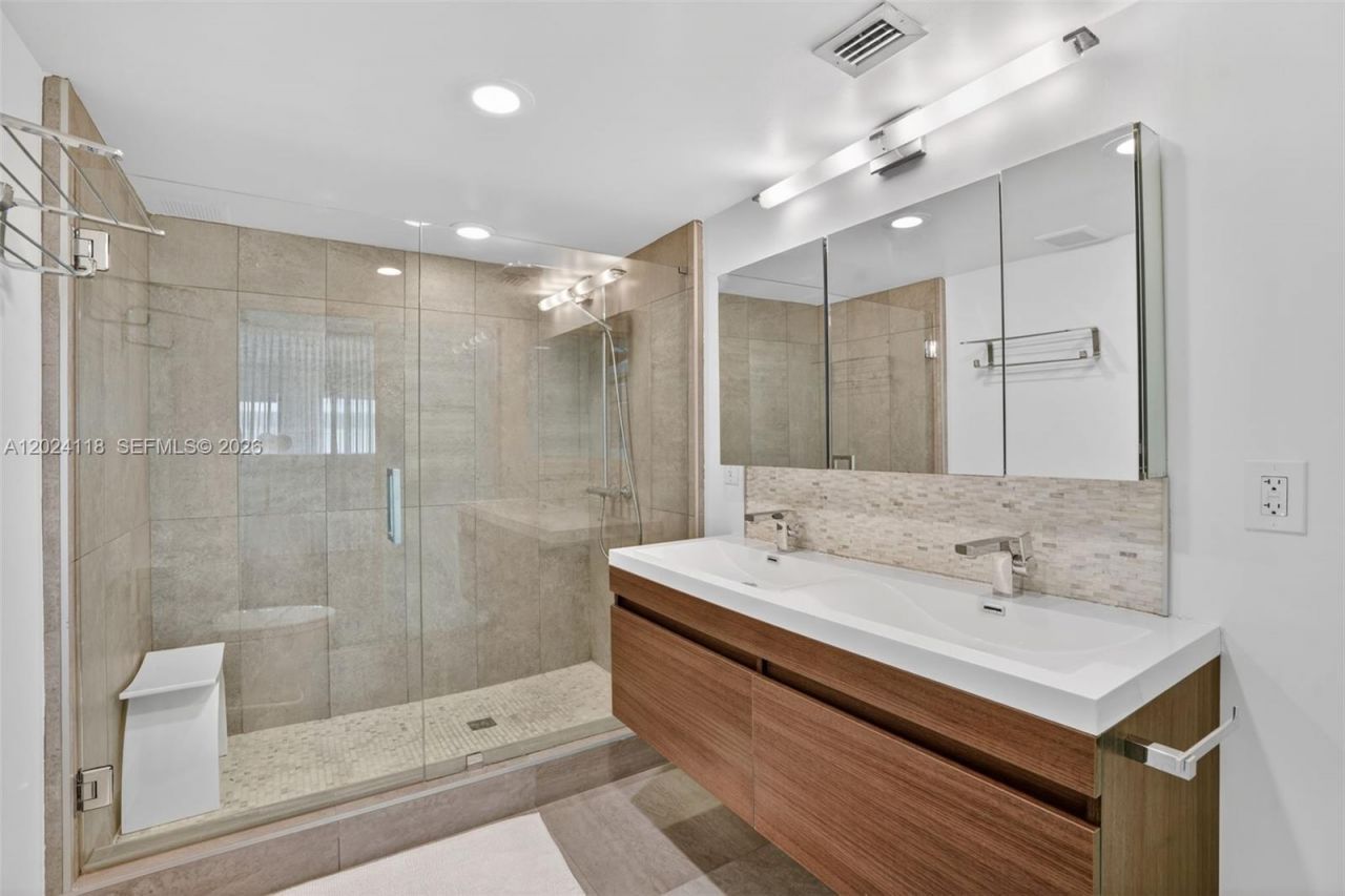 900 4th St , Unit 6, Miami Beach, FL 33139 Photo