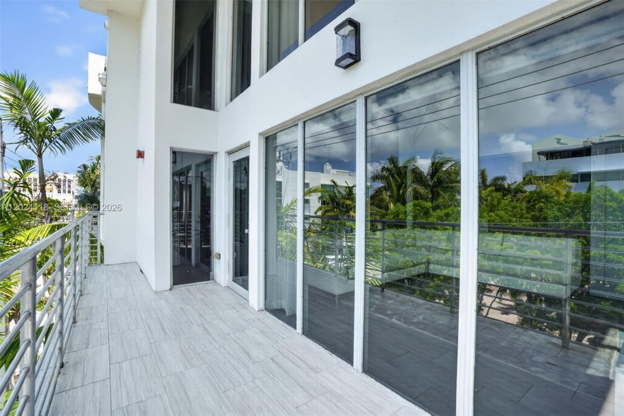 900 4th St , Unit 6, Miami Beach, FL 33139 Photo