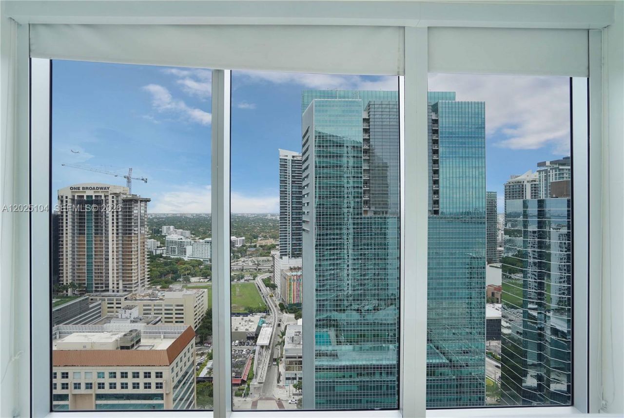 1300 Brickell Bay Dr, Unit 3402, Miami, FL 33131 Photo