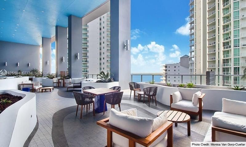 1300 Brickell Bay Dr, Unit 3402, Miami, FL 33131 Photo