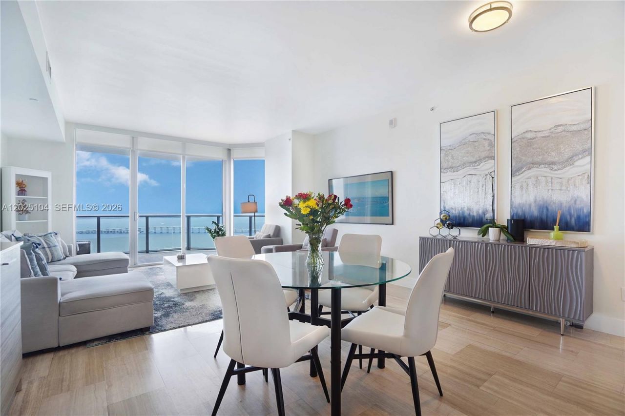 1300 Brickell Bay Dr, Unit 3402, Miami, FL 33131 Photo
