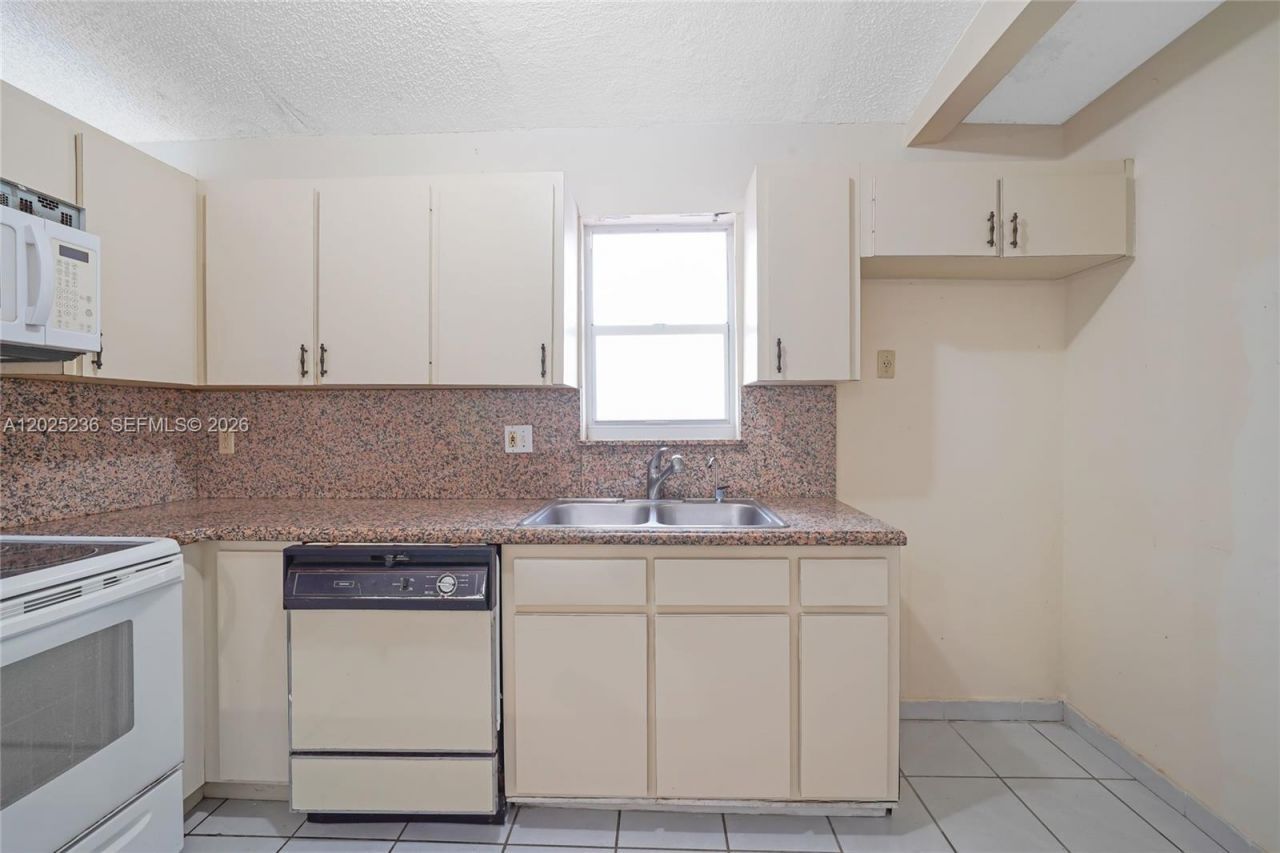 1201 SW 142nd Ave , Miami, FL 33184 Photo