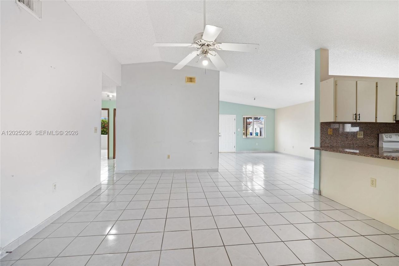 1201 SW 142nd Ave , Miami, FL 33184 Photo