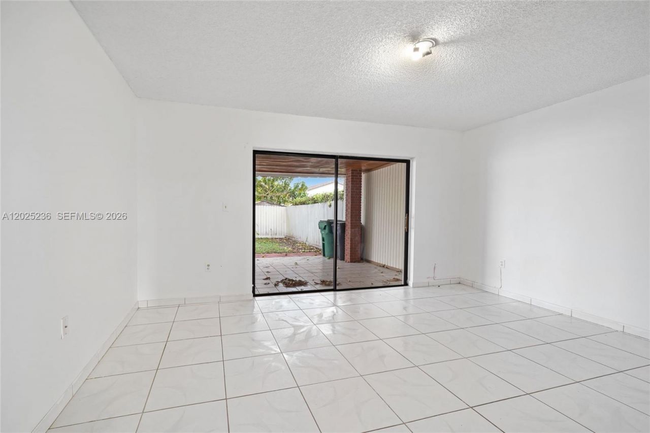 1201 SW 142nd Ave , Miami, FL 33184 Photo