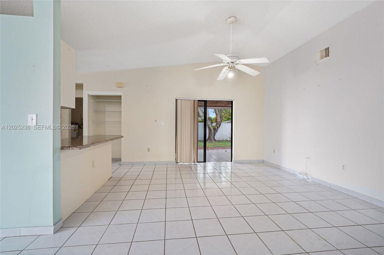 1201 SW 142nd Ave , Miami, FL 33184 Photo