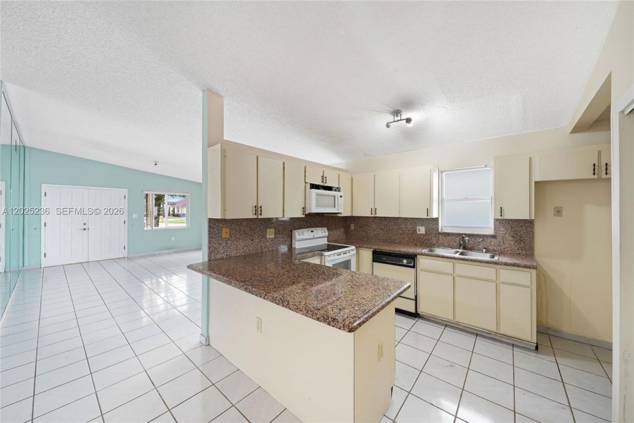 1201 SW 142nd Ave , Miami, FL 33184 Photo