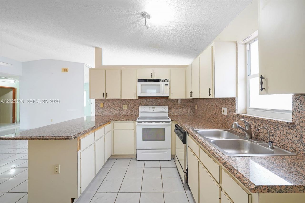 1201 SW 142nd Ave , Miami, FL 33184 Photo