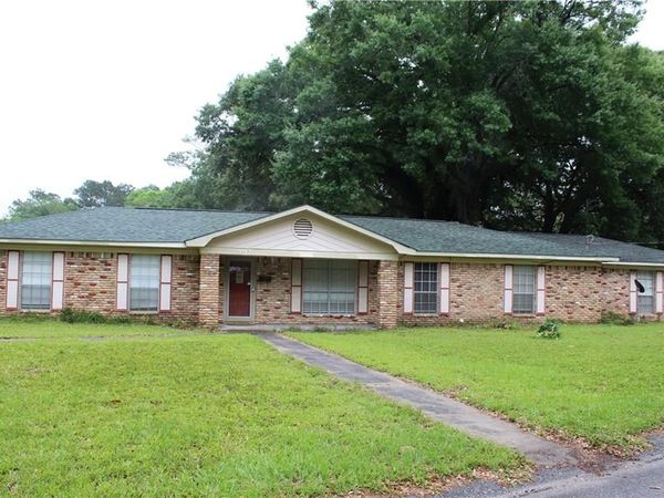 117 W Everett Avenue W, Saraland, AL 36571