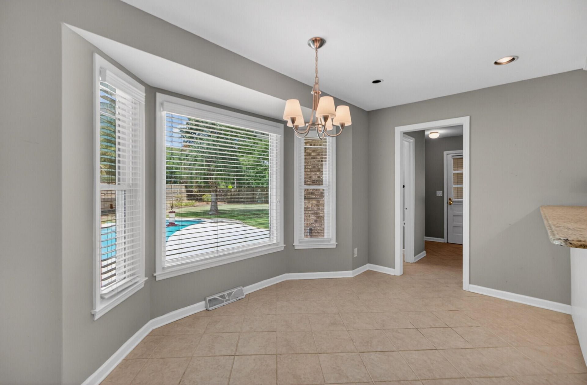 104 Laurens Court Photo 11