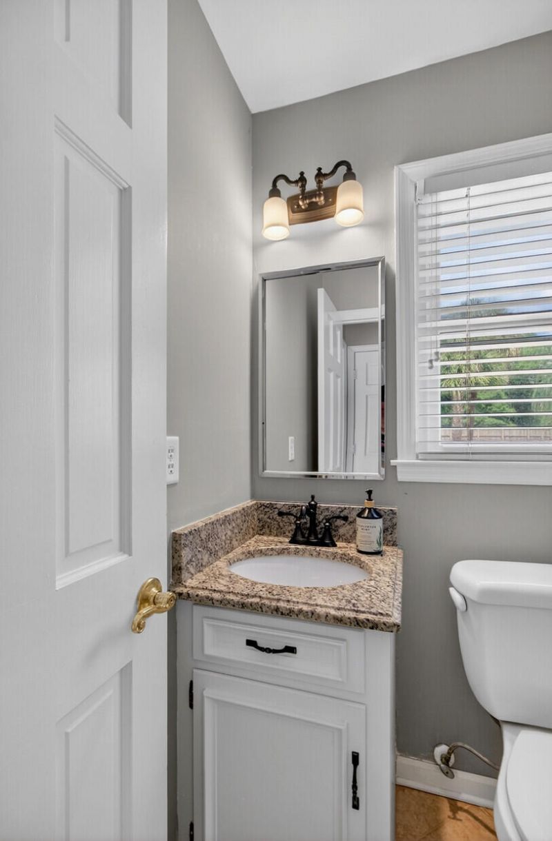 104 Laurens Court Photo 16
