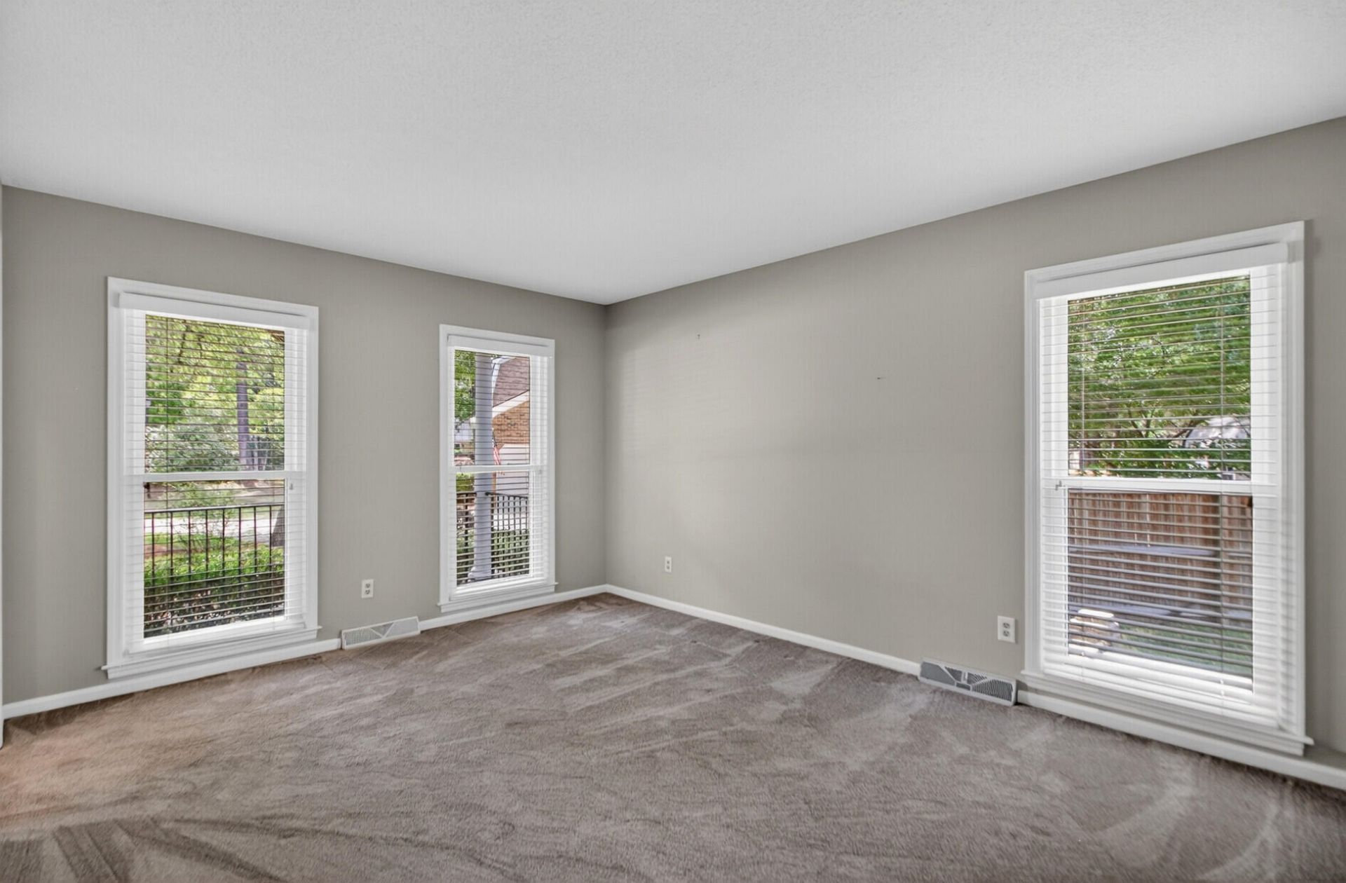 104 Laurens Court Photo 21