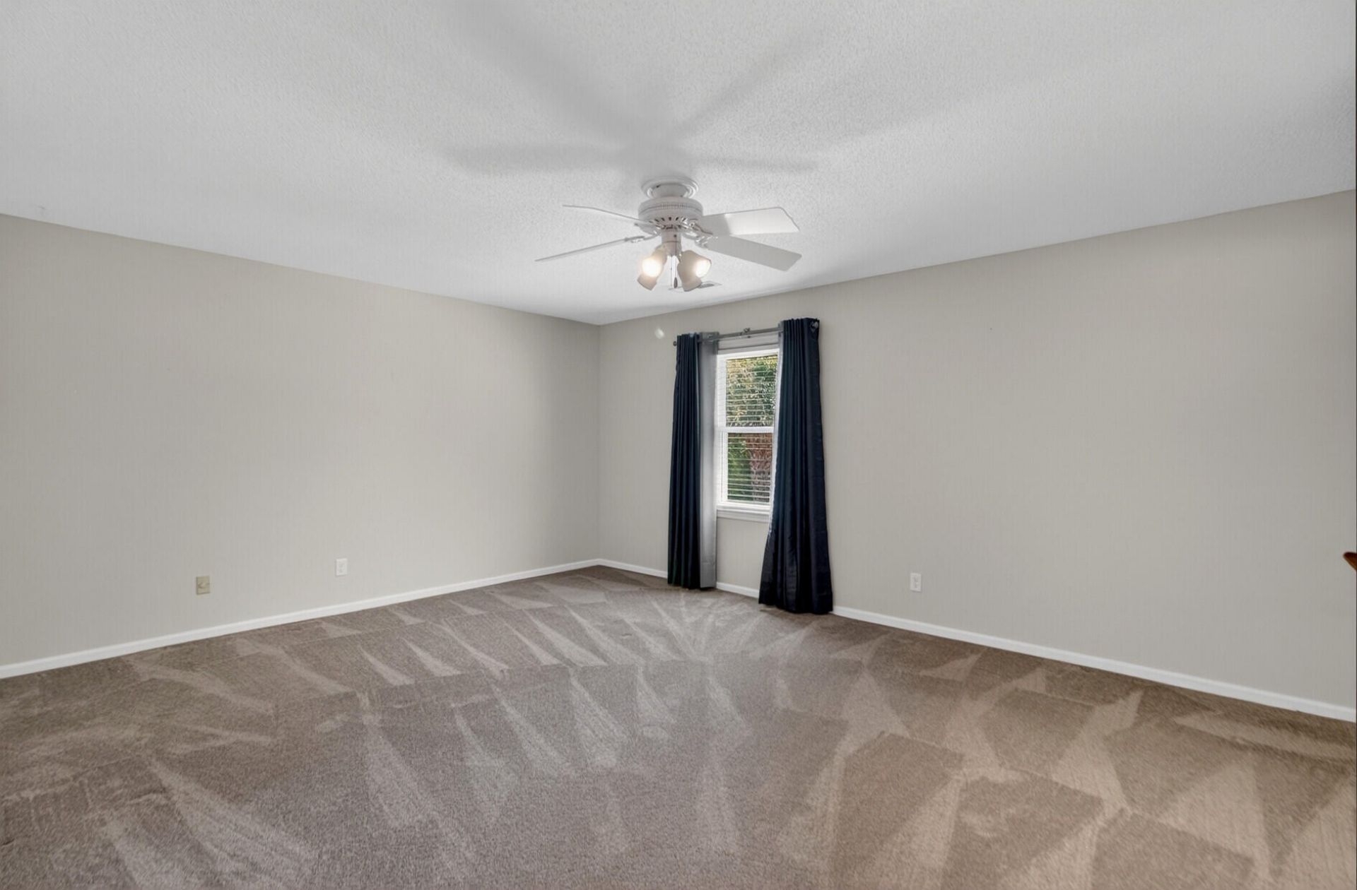 104 Laurens Court Photo 28