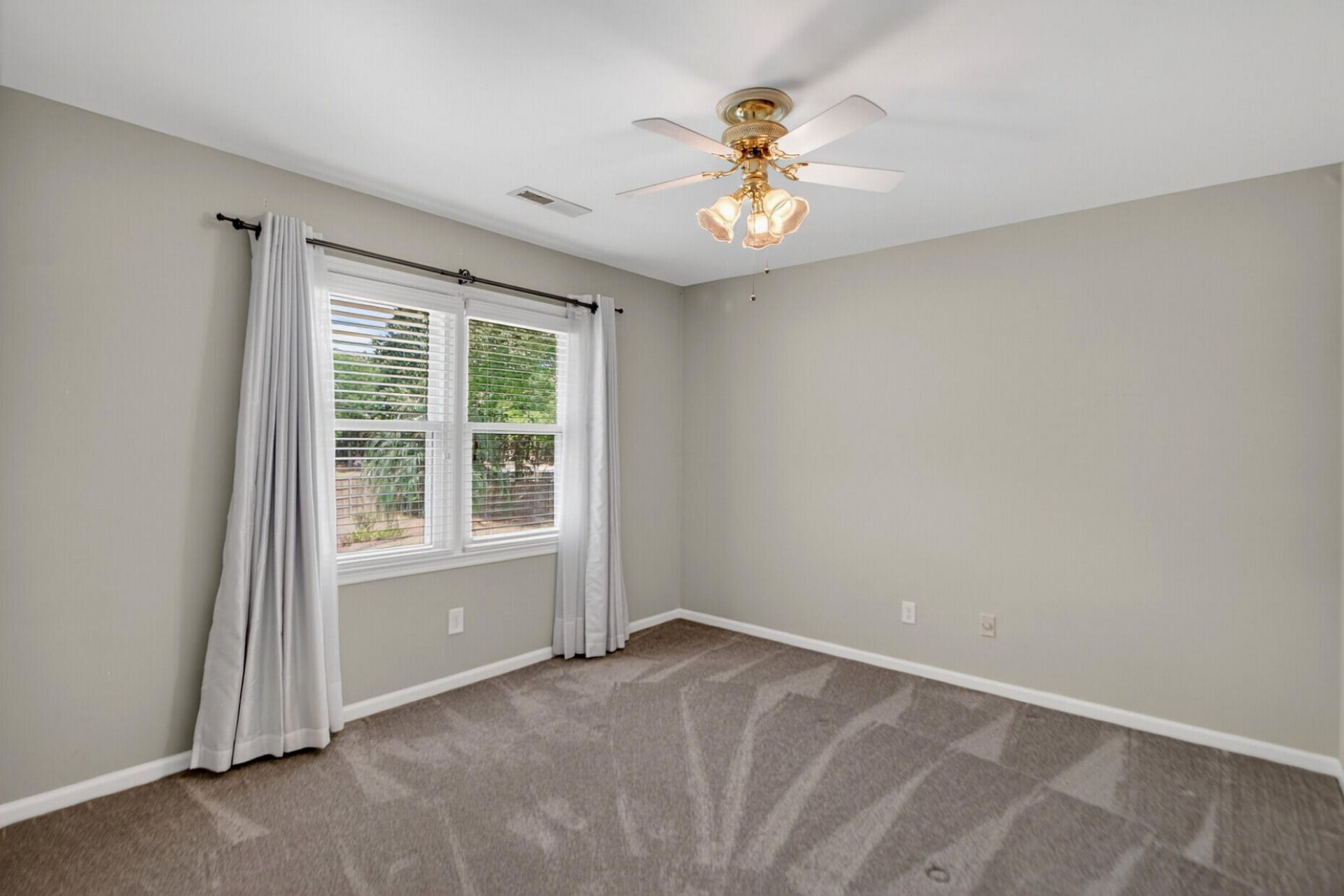 104 Laurens Court Photo 30