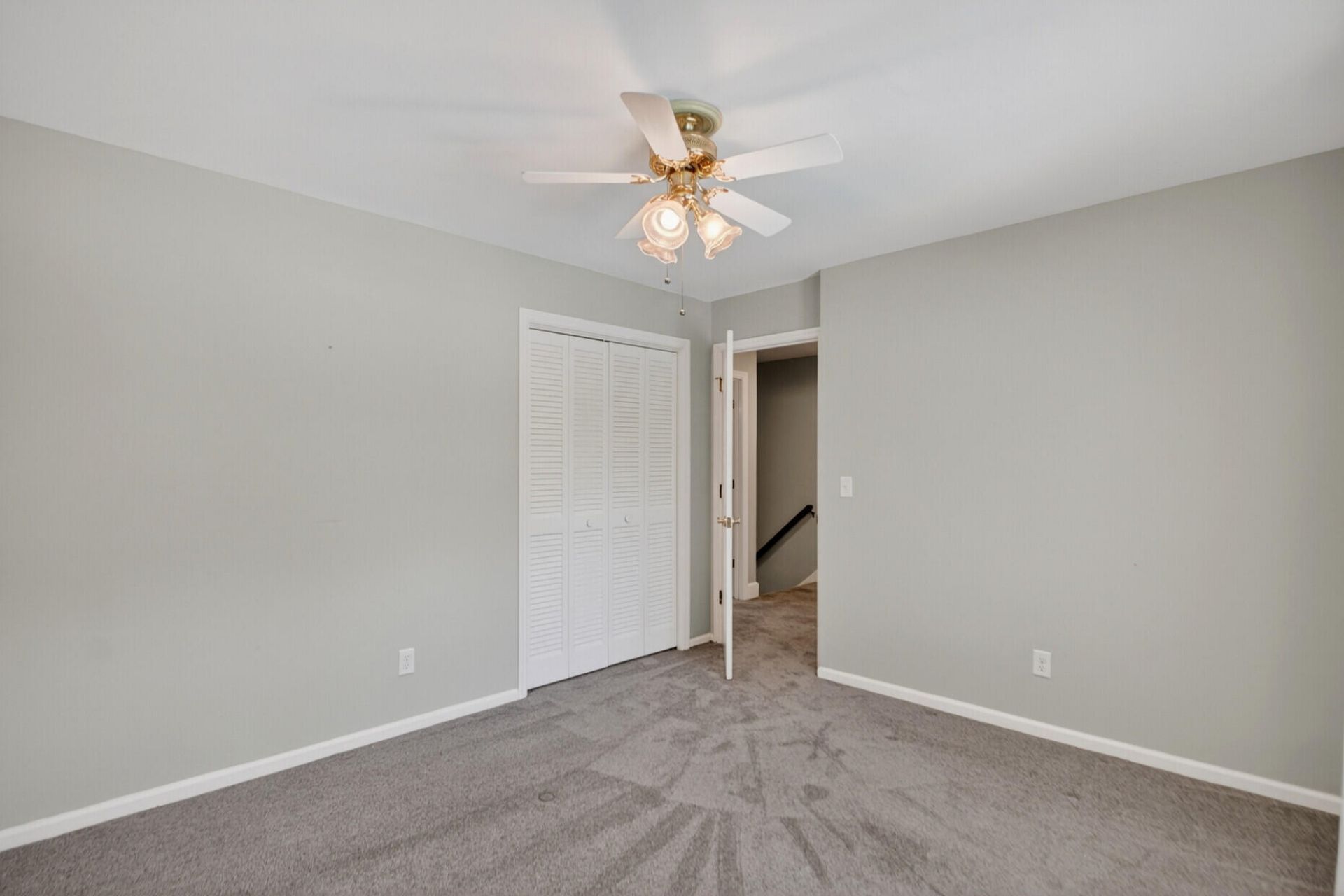 104 Laurens Court Photo 31