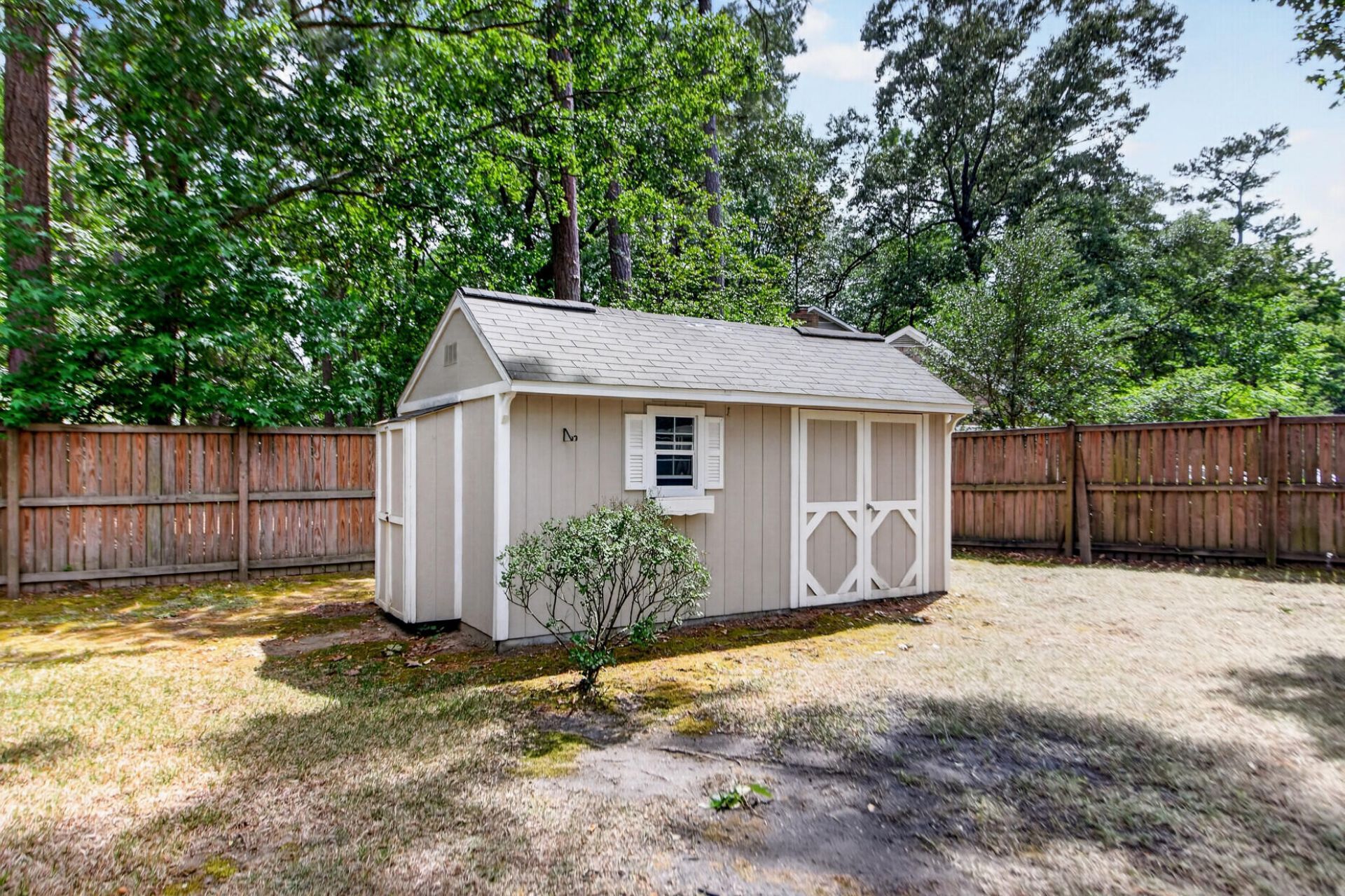 104 Laurens Court Photo 38