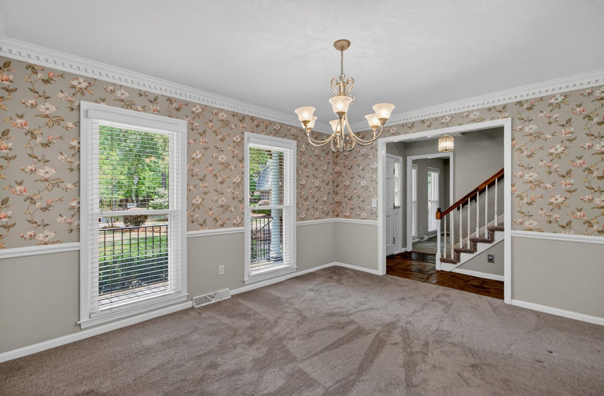 104 Laurens Court Photo 6