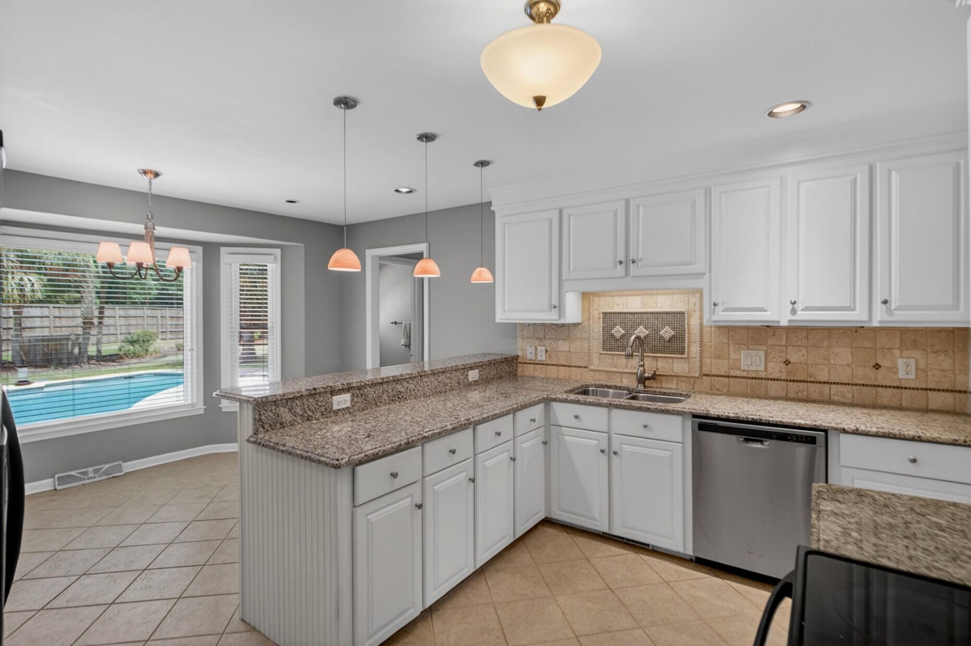 104 Laurens Court Photo 9