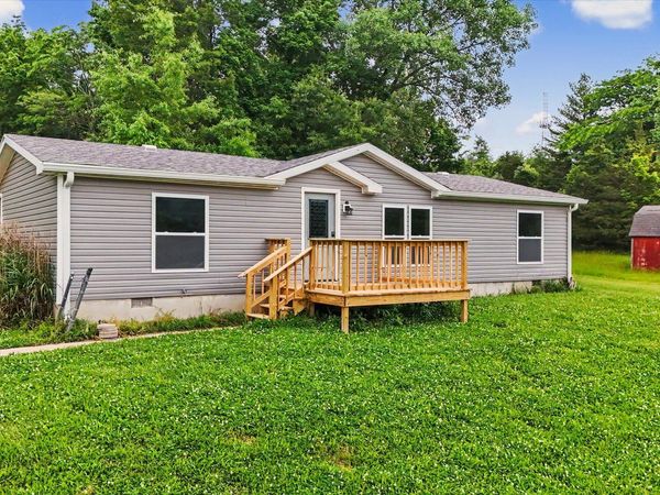 802 Reynolds Drive , Charleston, IL 61920